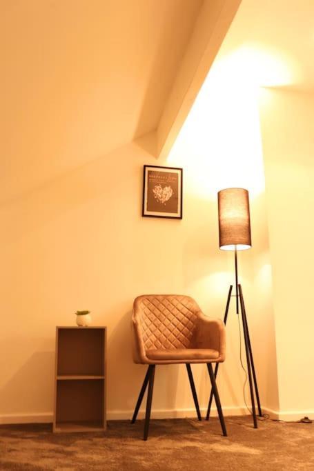 לידס Charming 3 Bedroom Property Free Wifi & Parking מראה חיצוני תמונה